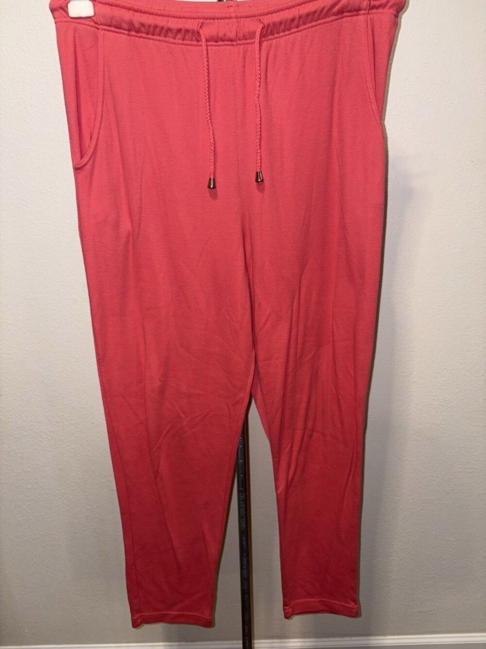 Jaclyn Smith Sport Womens Medium 34X29 Athlesiure Capri Pants Pink